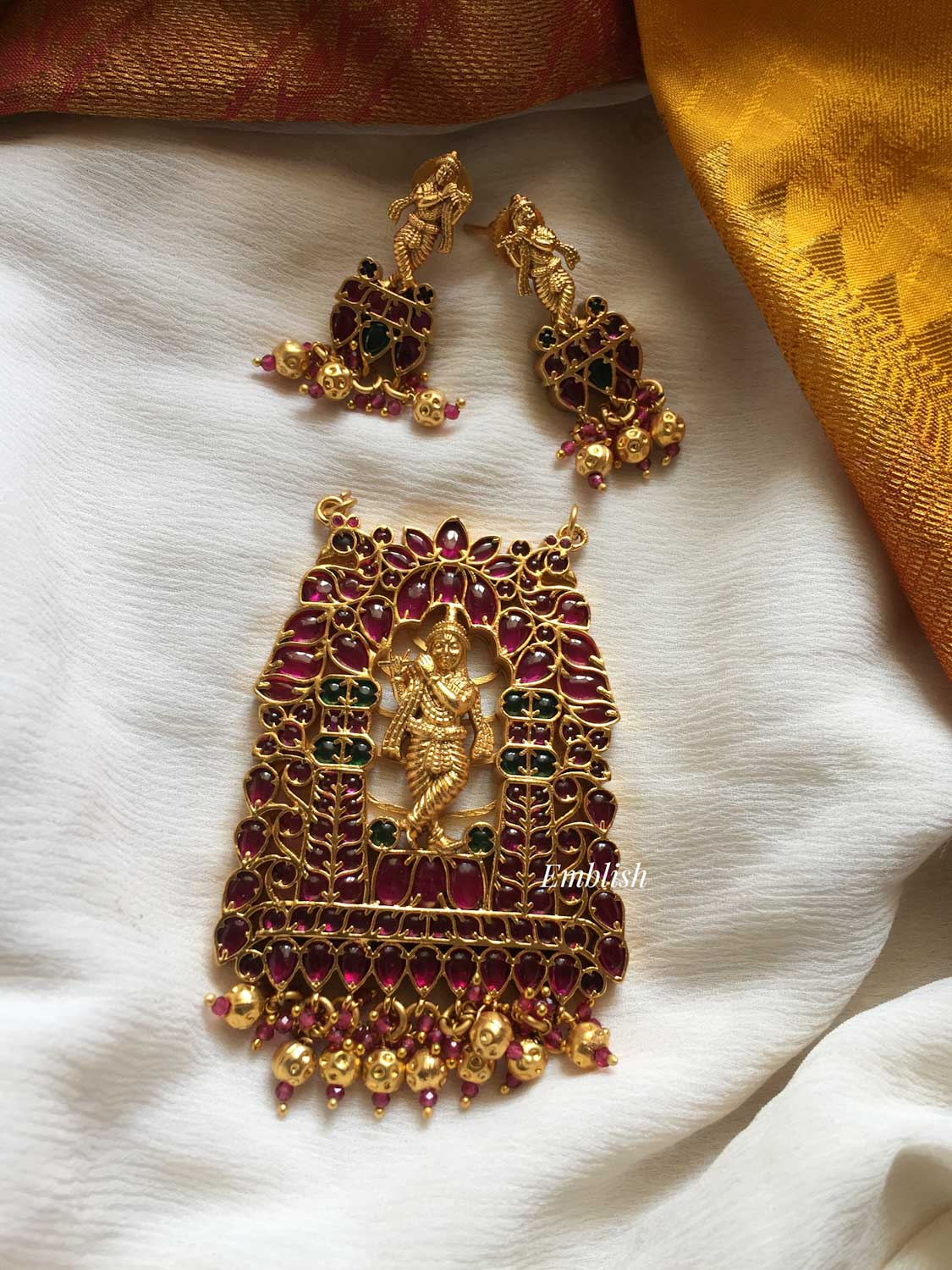 Kemp Krishnar With Double Peacock pendant set